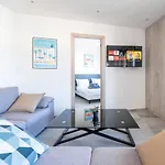 Three-bedroom apartment right behind Martinez, next to the beach, Croisette&rue d\'Antibes