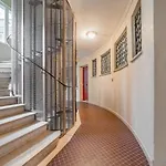 Three-bedroom apartment right behind Martinez, next to the beach, Croisette&rue d\'Antibes